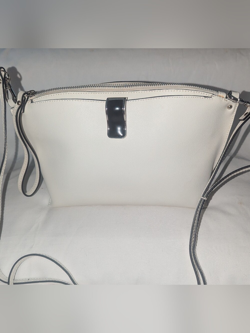 NICOLI Italy White Crossbody Bag with Silver Accent
